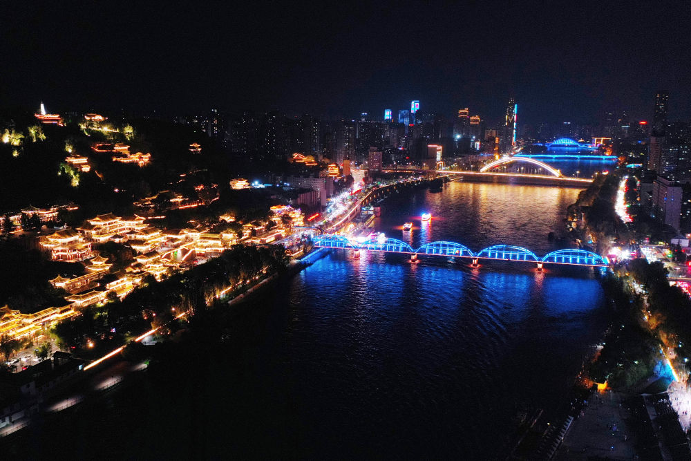 新华每日电讯记者 范培珅 摄按照第一版城市规划,兰州人口规模保持在