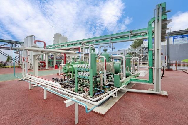 攀枝花制氢站设备 王东摄