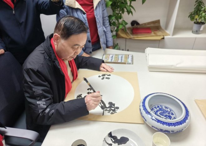 甘肃草圣张芝书画研究院研讨会暨聘任仪式在武威举行|甘肃省_新浪财经