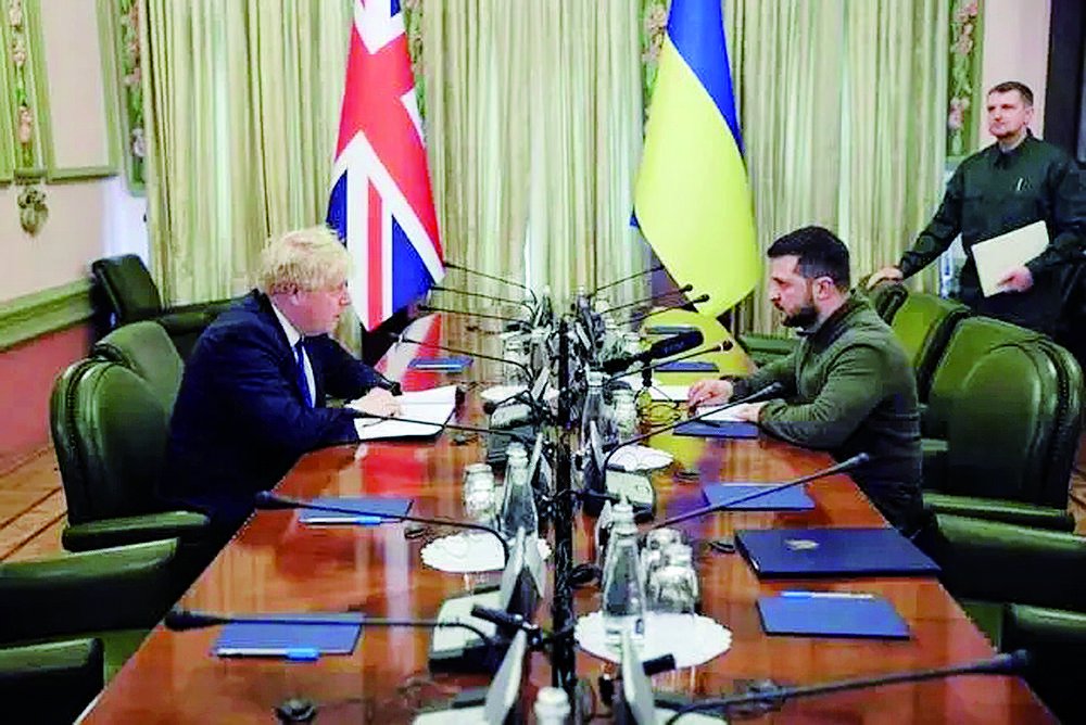 约翰逊与泽连斯基举行会谈(资料图片)