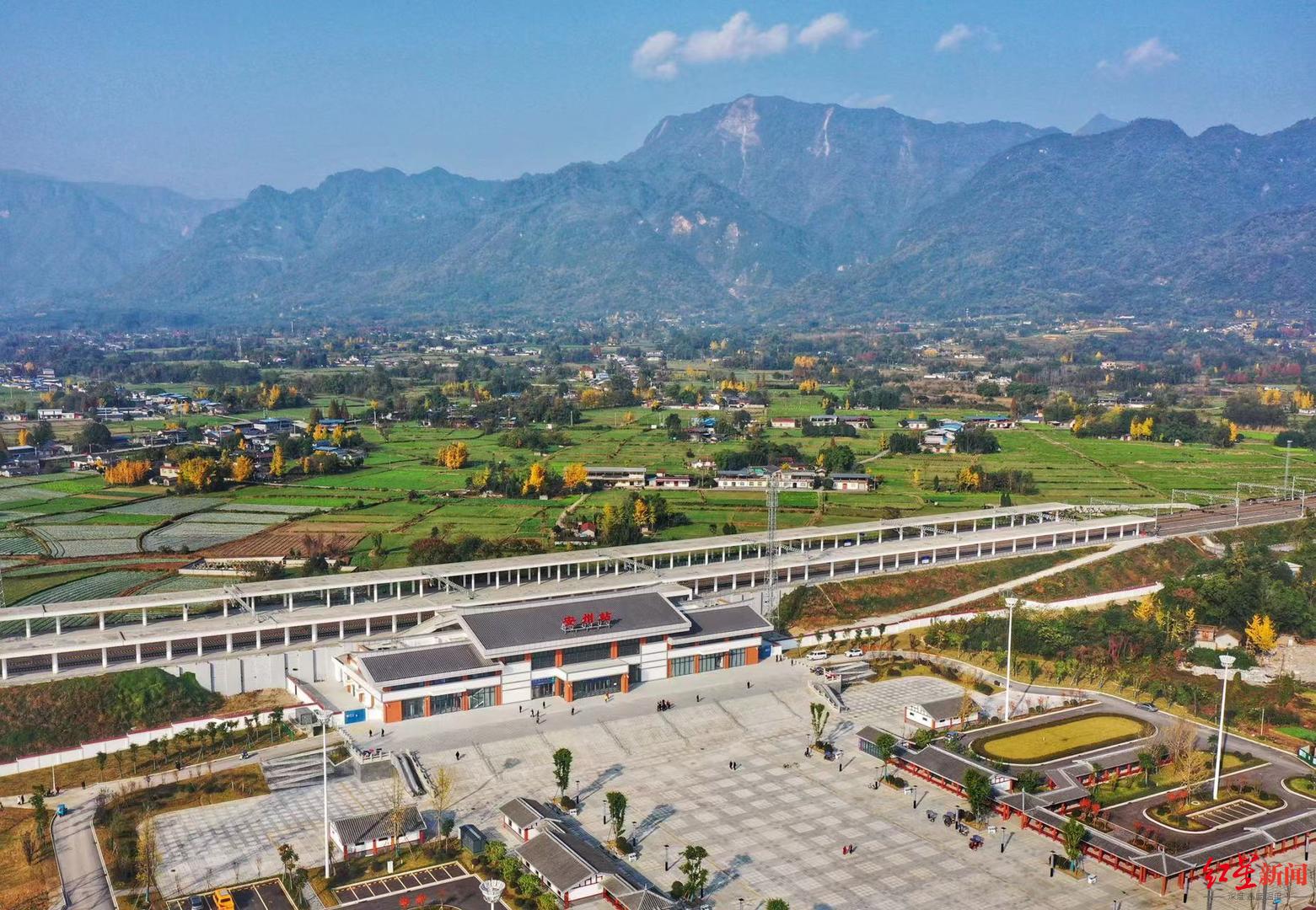 客运公司为满足市民出行需求,特打造"两专一慢"三条线路通达绵竹南站