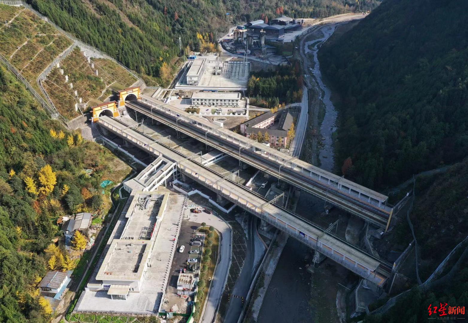 记者实探三星堆大立人绵竹年画古羌族碉楼川青铁路一路美景车站亦是