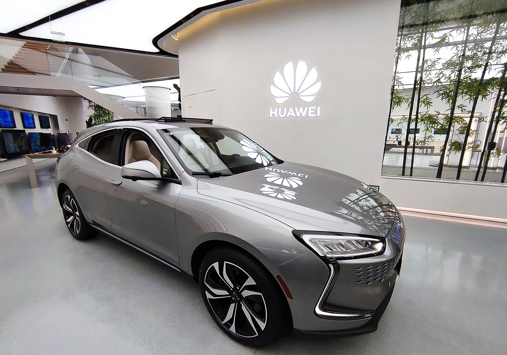 华为携手长安汽车,多家上市公司回应是否供货,余承东最新发声