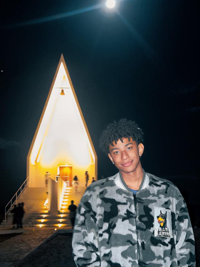 阿代琇表示,场外关注度不会带来压力,他希望更多人走进球场看球.