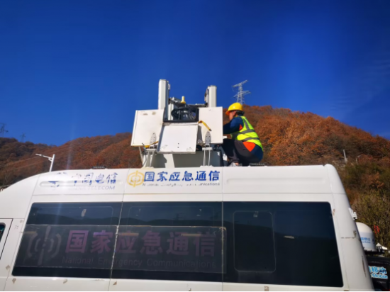 交通与通信双双迈入高速时代中国电信护航川西北首条铁路开通