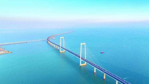 国家重大工程深中通道主线全线贯通