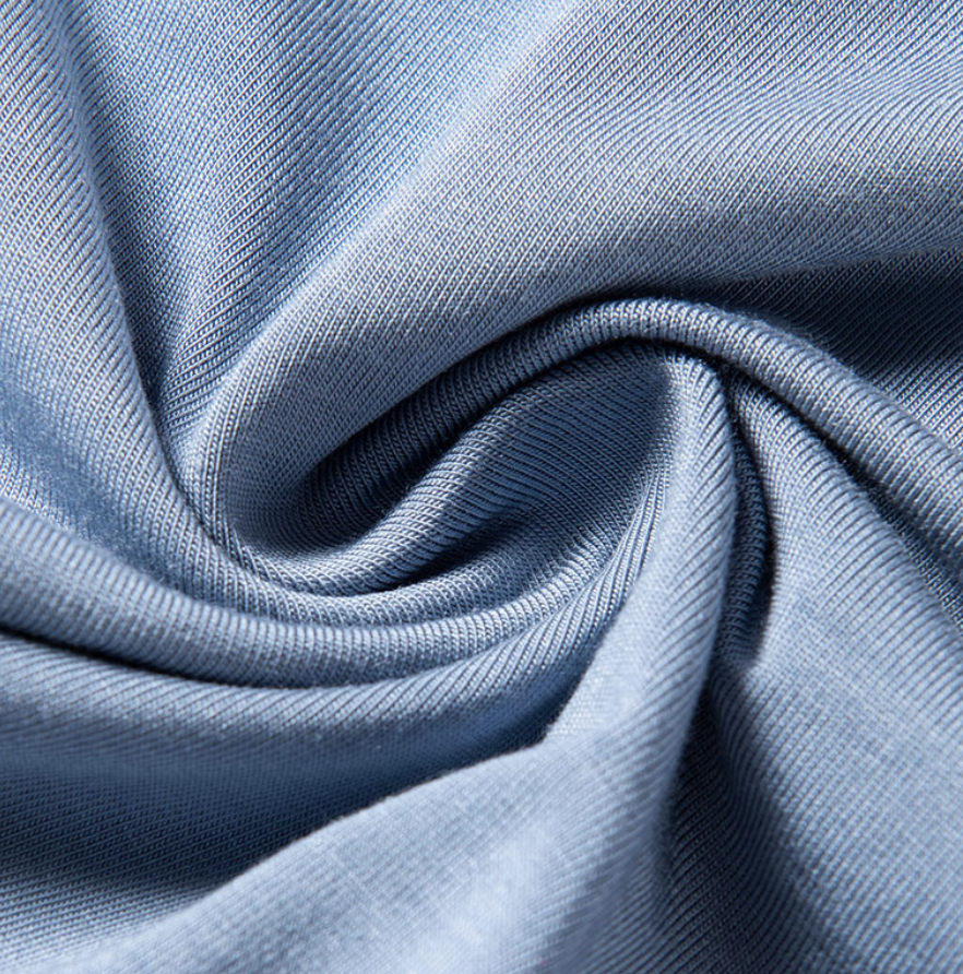 国产虽然迭代了几年,已经不错了,但和莫代尔面料的发明者兰精出的面料