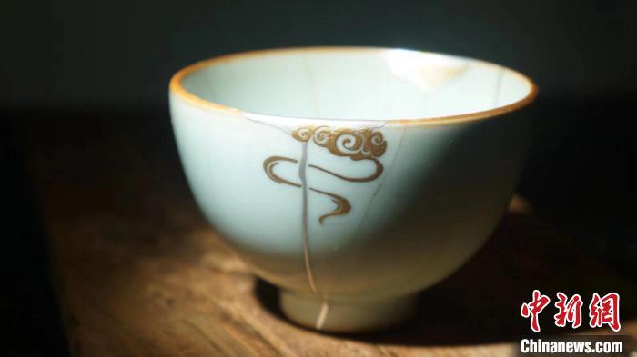 从医人到"医"物的金缮修复师:一漆一箔修补"时光碎片"_新浪财经_新浪