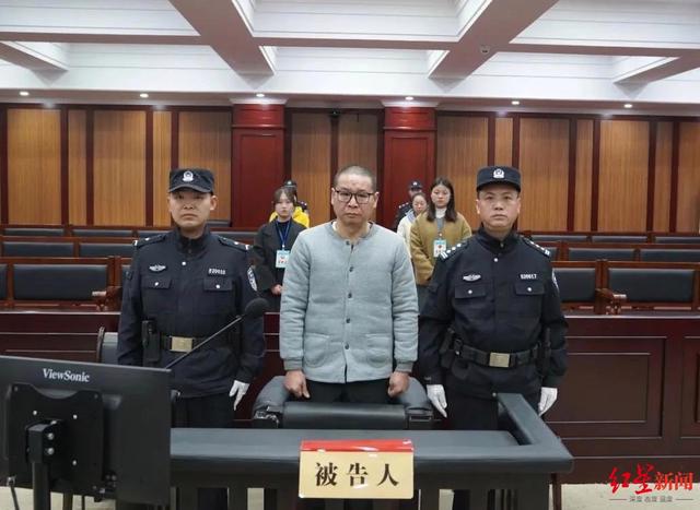 中级人民法院经审理查明,2015年至2022年,刘华龙利用担任龙里县委书记