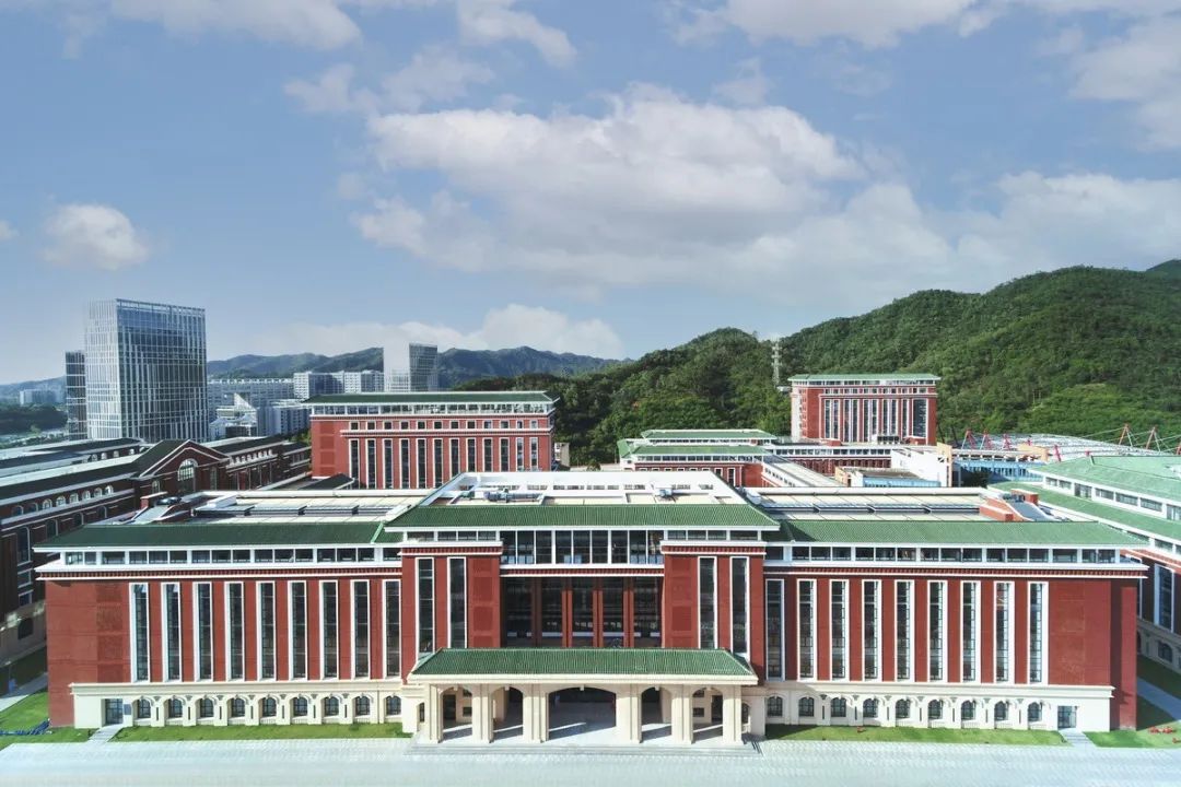 中山大学珠海校区二号学院楼群.梁冠贤,程月银/摄