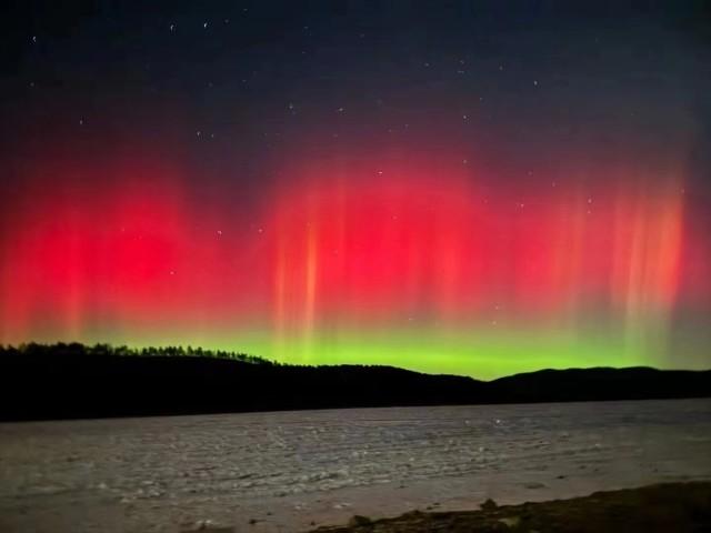 莫尔道嘎地区出现极光现象.苏政维 摄