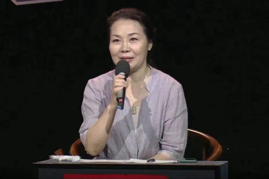 评审新疆生产建设兵团猛进秦剧团副团长王瑛国家一级演员中国戏剧梅花