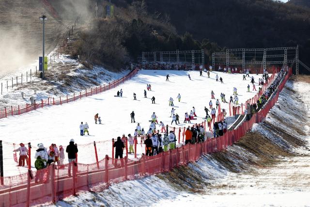 晋阳湖滑雪图片