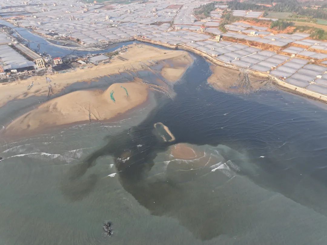 提水式海水养殖形成的海上污染带