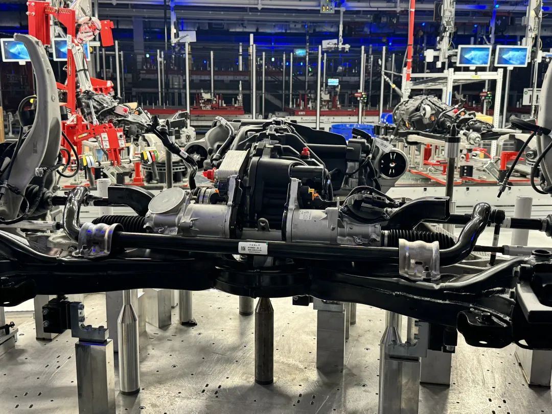 前副车架总成,图:sawyer merritt