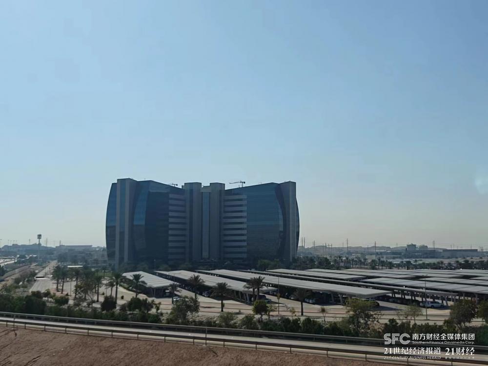 (沙特阿美总部大楼.郑青亭/摄)