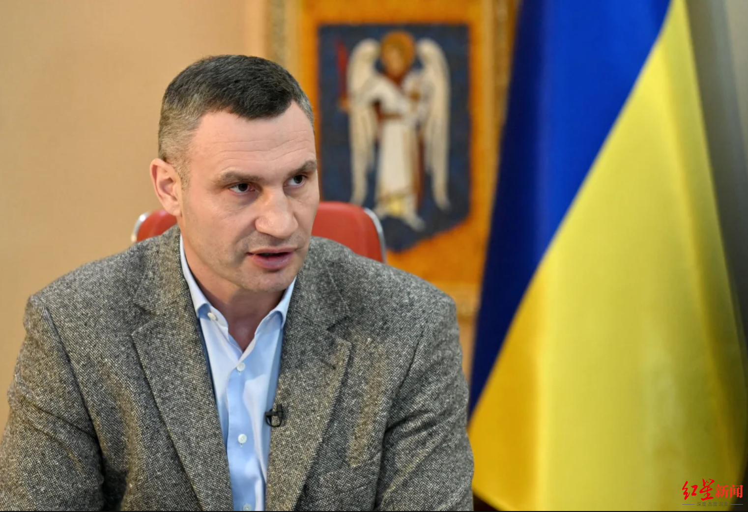 克里琴科作为基辅市长接受采访