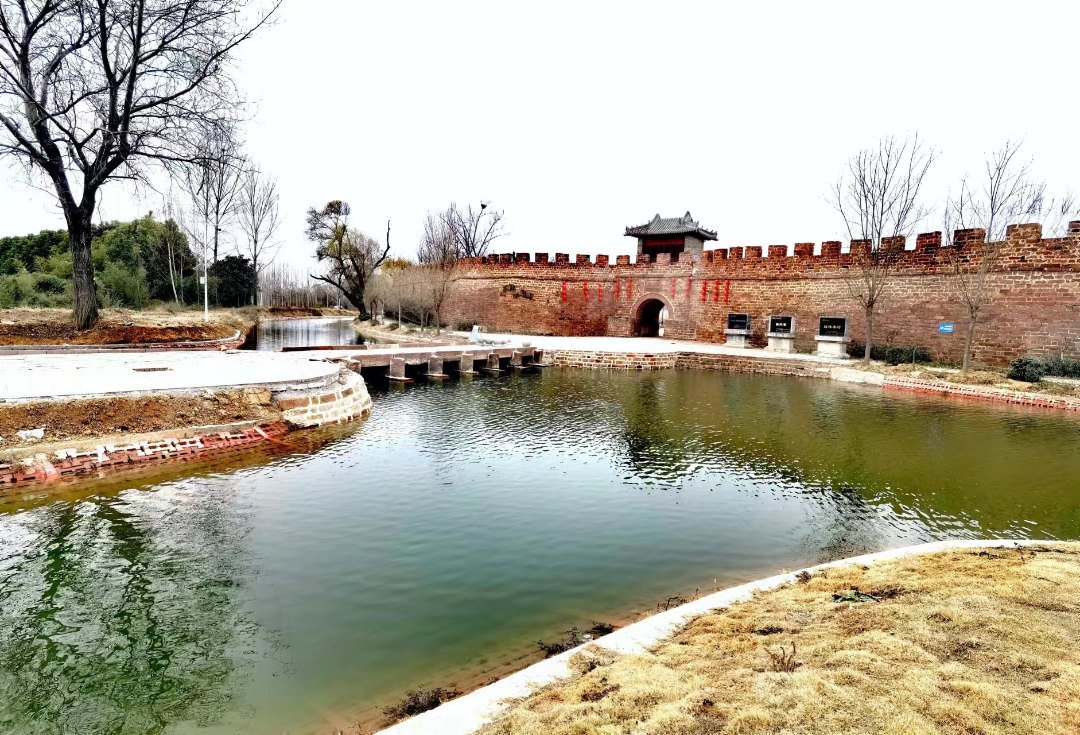 中原第一红石古寨——河南郏县临沣寨.68王自行摄