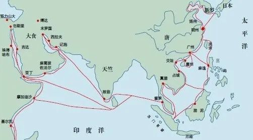 东向,从明州横渡东海直达日本南部的奄美大岛,再北航