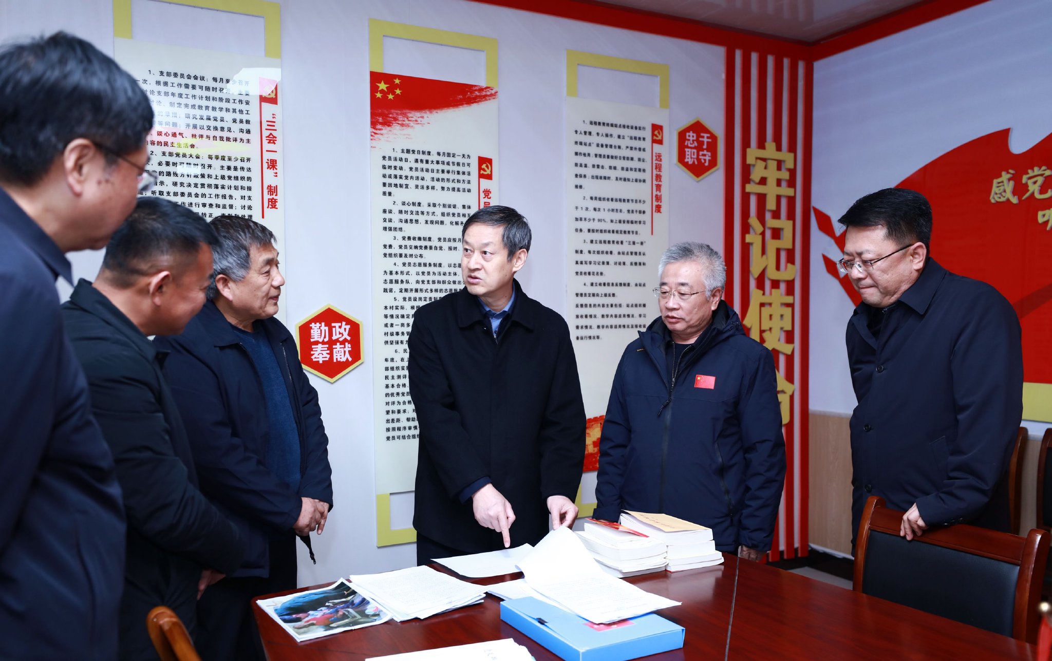 衡水市委书记吴晓华调研基层党组织主题教育开展情况|基层党组织_新浪