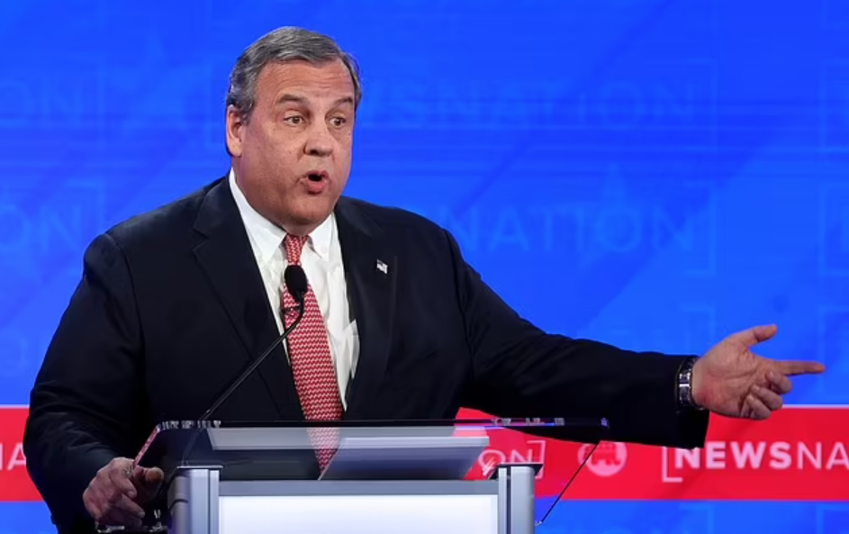 美共和党4名总统竞选人展开迄今最紧张辩论断层式领先的特朗普照例