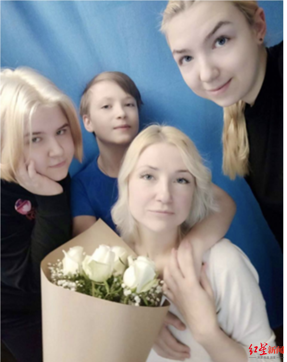 ▲叶卡捷琳娜与她的3个孩子