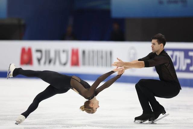 德国组合黑泽/沃洛金夺得花滑大奖赛总决赛双人滑冠军.