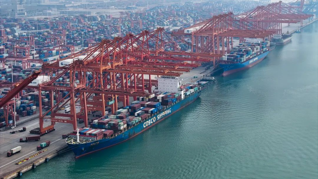 广西钦州港.张爱林摄(新华社)