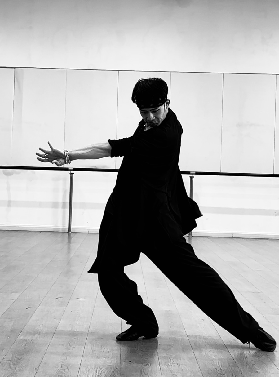 阎棒棒:"我要月亮奔我而来"|舞蹈_新浪财经_新浪网