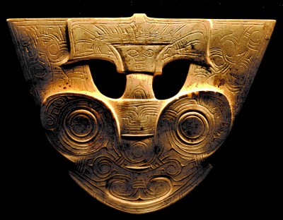 良渚遗址出土玉牌饰上的神徽&nbsp;李韵摄/光明图片