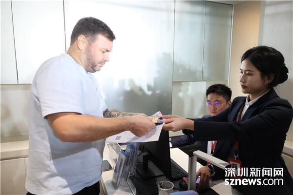 即买即退!深圳市首个境外旅客离境退税集中退付点亮相罗湖|广东省|购物|试点|商店|万象城_手机新浪网