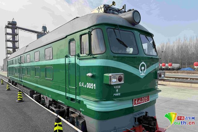 马坊站中欧班列火车头.中国青年网记者 牟昊琨 摄