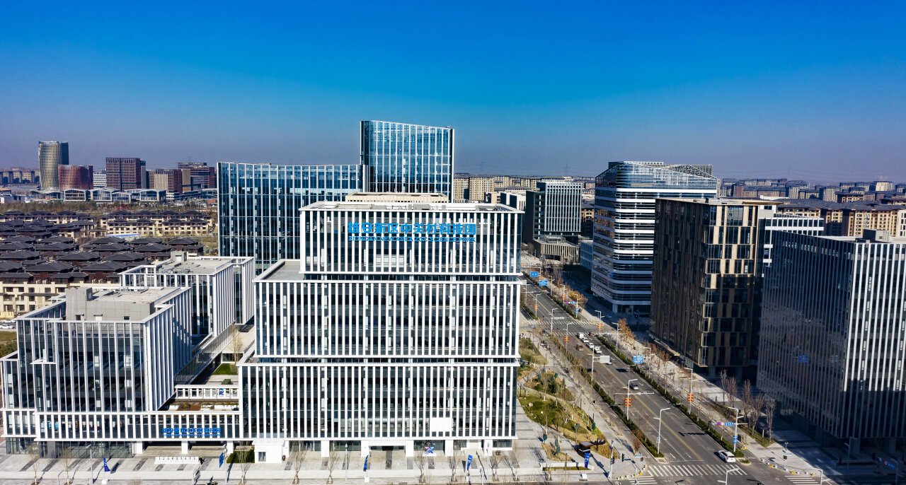 11月23日拍摄的雄安新区中关村科技园外景.河北日报见习记者 刘光昱摄