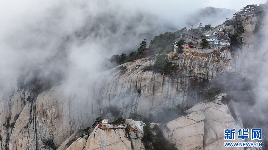 [转载]【原创】读诗人无敌丁老头《五绝.题图诗：云雾绕群山（中华通韵）》有感