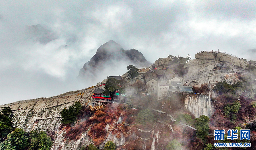 [转载]【原创】读诗人无敌丁老头《五绝.题图诗：云雾绕群山（中华通韵）》有感