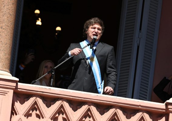 （阿根廷新总统米莱宣誓就职现场，来源：社交媒体）