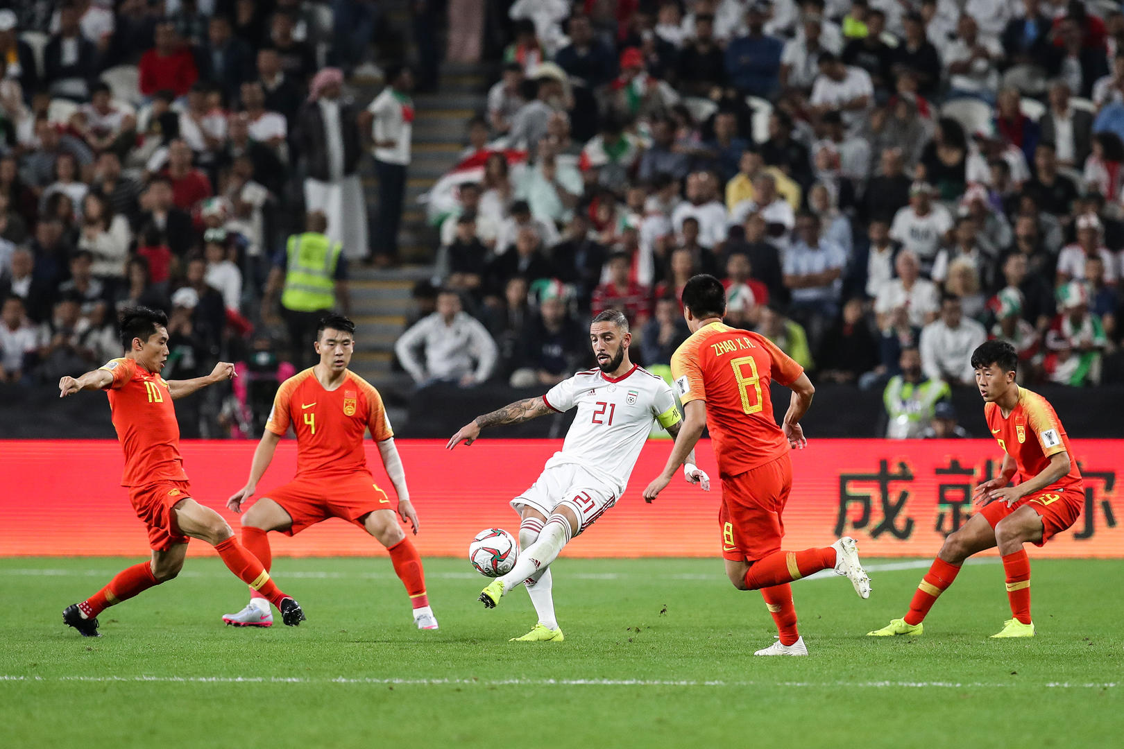 2019年1月24日，2019阿联酋亚洲杯1/4决赛，国足不敌伊朗队被淘汰 图据视觉中国