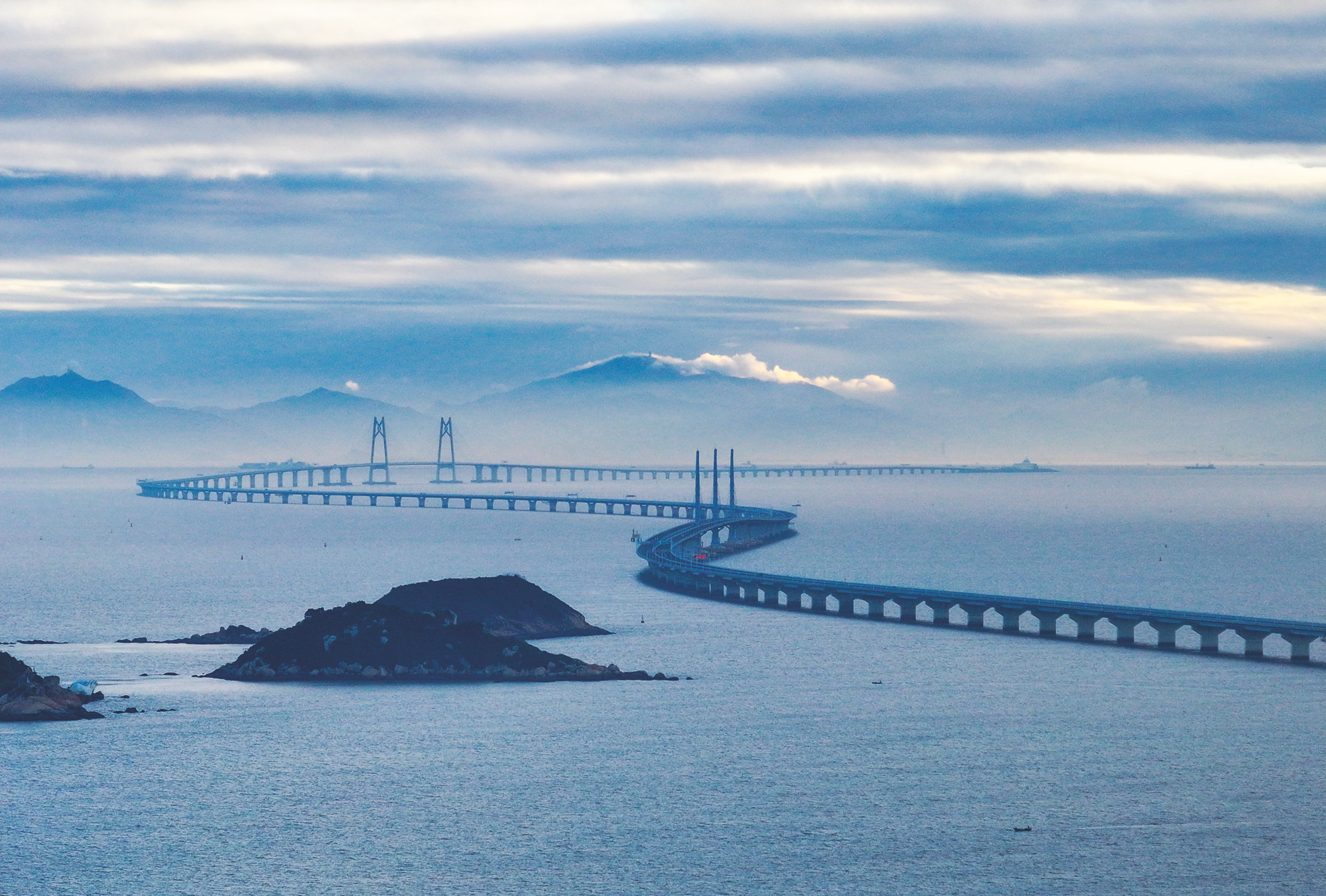 零距离打卡超级工程 港珠澳大桥旅游开通试运营|珠海市_新浪财经_新浪