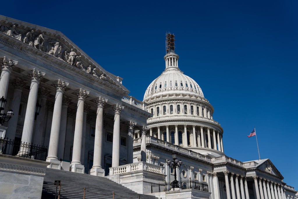 周观天下丨拜登遭遇弹劾调查,泽连斯基赴美失望而归|拜登_新浪财经_新