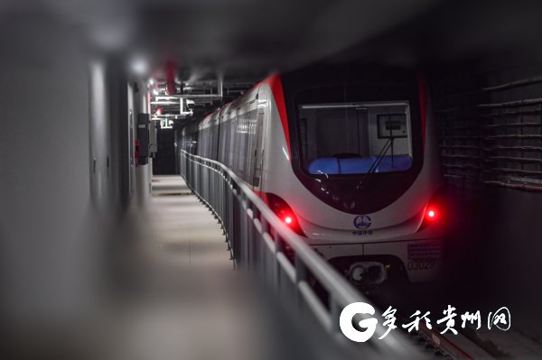 贵阳地铁3号线电客车图片