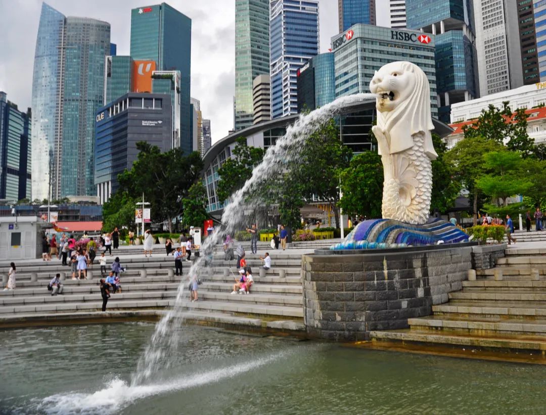 新加坡地标"鱼尾狮" 图/中新图片 中新社发 程越峰 摄