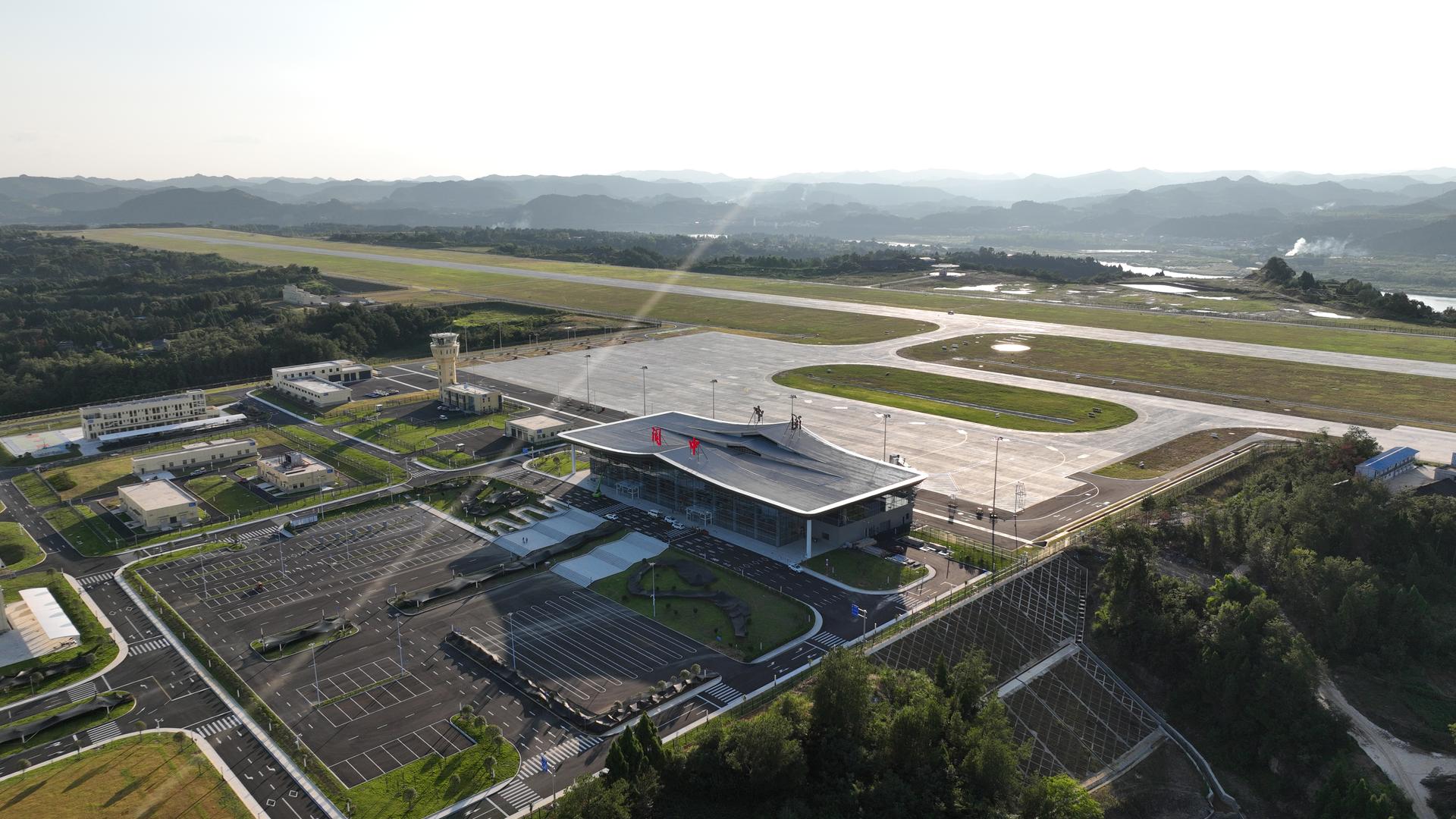 红星特稿丨北上广航班飞进阆中古城还原一座县级市30年机场梦