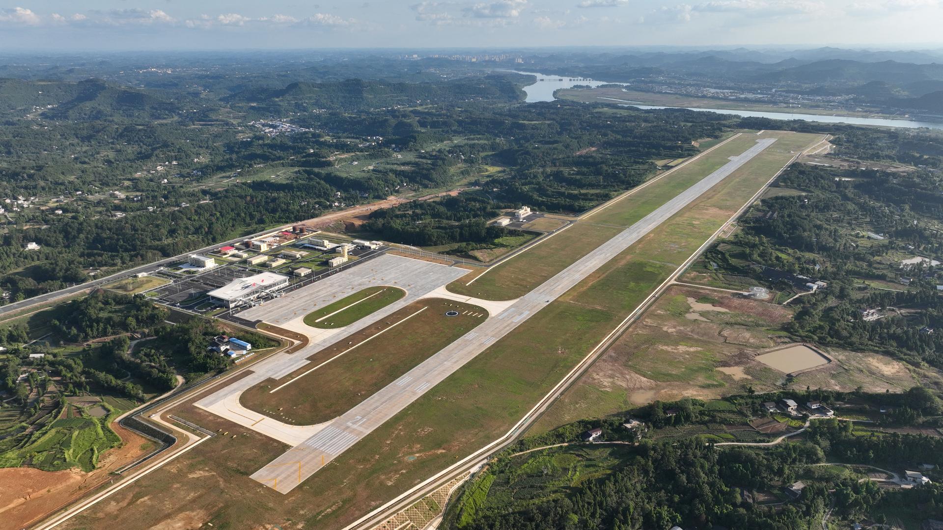 阆中机场航拍图. 阆中市委宣传部供图