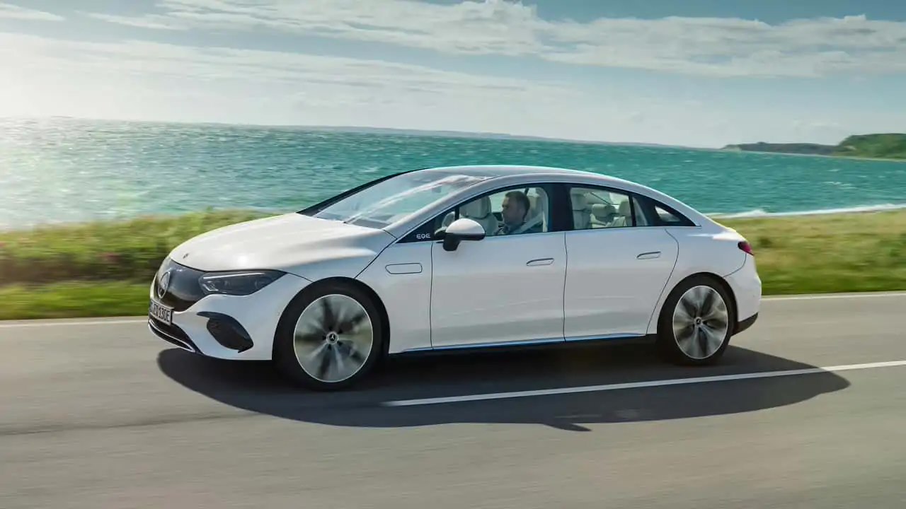 2024 款奔驰 EQE 轿车续航里程出炉，部分车型提升超 10%