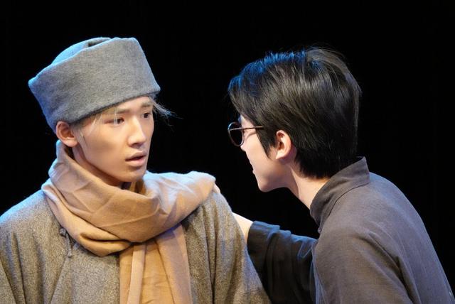 宋亚轩和左林杰(右)演出剧照