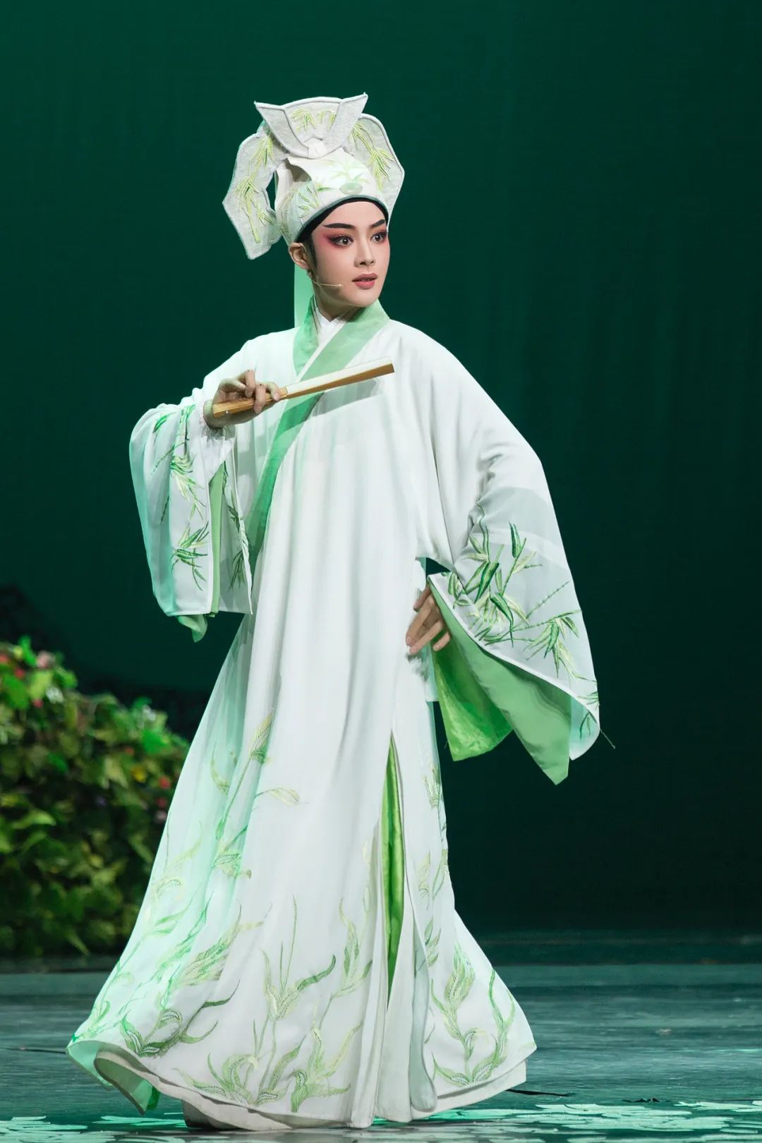 越剧《梁山伯与祝英台》演出剧照