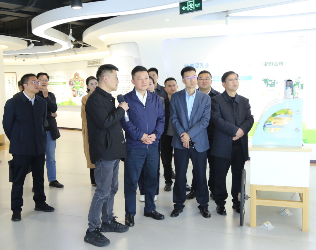 "吕勇说,毕节市聚焦重点招商引资项目,严格落实"五个一"机制,督促县