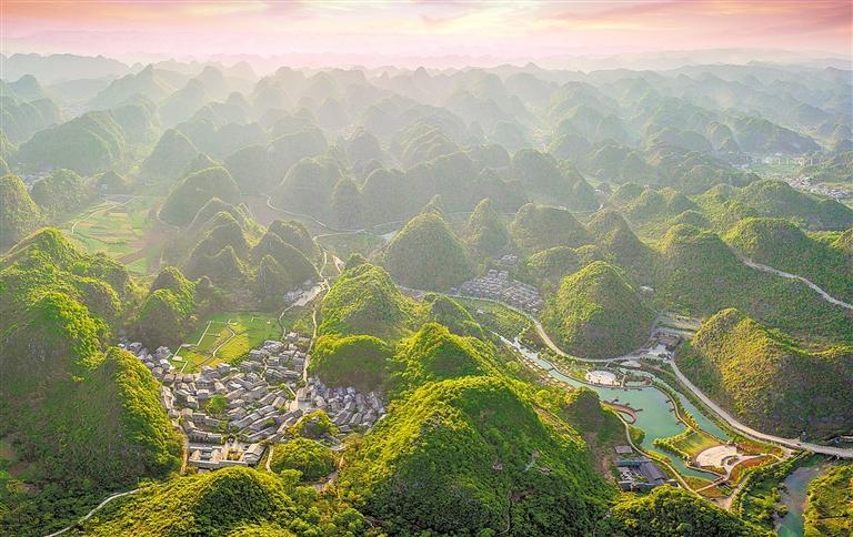 镇宁自治县高荡村. 陈忠贵 摄