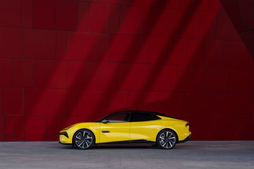 让驾驶者驭风绽放，看路特斯EMEYA如何诠释“智能超跑轿车”