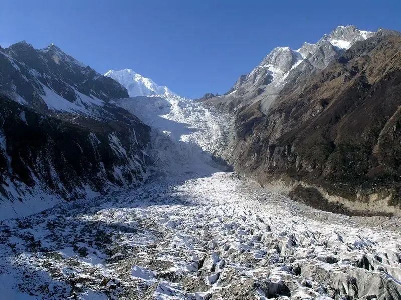 海螺沟风景 图据甘孜旅游等
